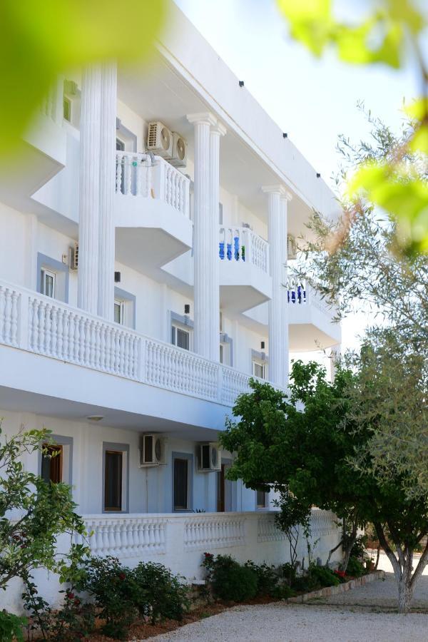 Vila Unique Aparthotel Ksamil Buitenkant foto