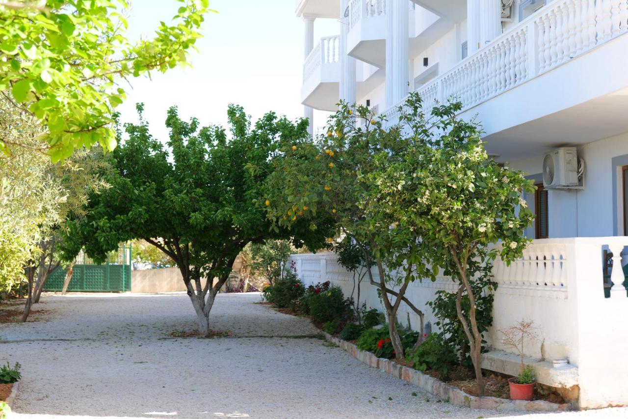 Vila Unique Aparthotel Ksamil Buitenkant foto